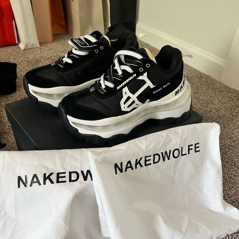 Brand new naked wolf snickers- too big
